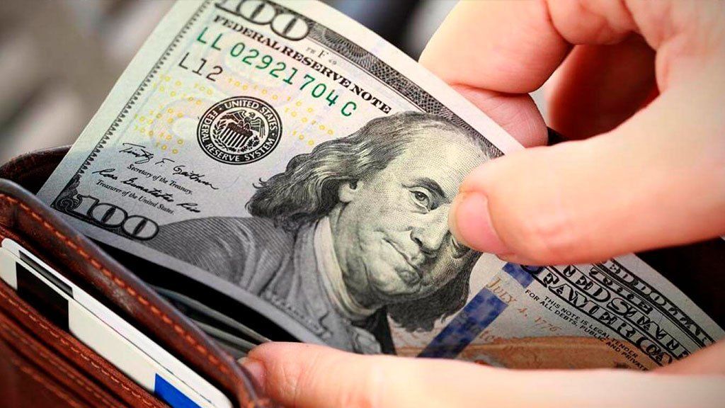 La brecha cambiaria sigue creciendo: el dólar blue ya se vende por encima de los $160