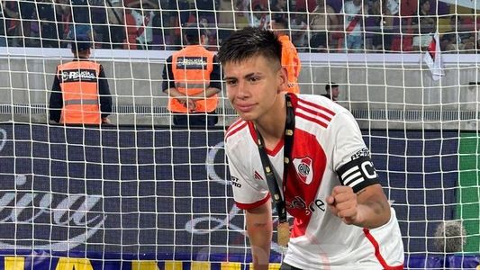 Un ídolo de River apuntó contra el entorno de Echeverri: Lo mandaron a...