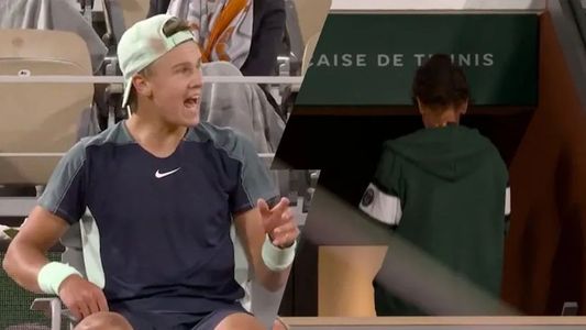 Insólito momento en el Roland Garros: un jugador echó a su mamá de la cancha