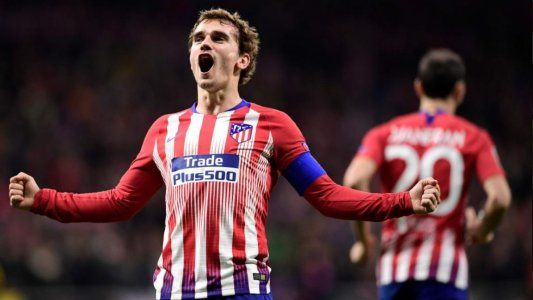 Atlético de Madrid venció 2 a 0 a Borussia Dortmund, le quitó el invicto y lo alcanzó en la cima del grupo A