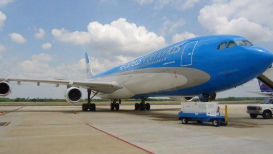 Gremios afirman que los vuelos se van a normalizar al mediodía, pero que las demoras de arrastre van a continuar el fin de semana