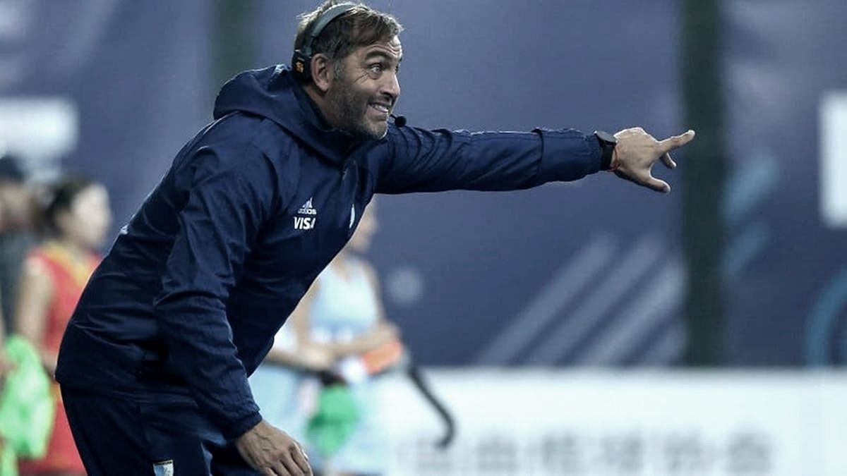 El entrenador de Las Leonas
