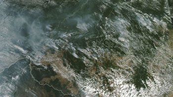 El humo de los incendios en el Amazonas ya se encuentra en el norte de Argentina y llegaría el lunes a Buenos Aires