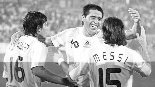 A pedido de Henry, el Kun Agüero armó su equipo ideal de fútbol 5 y se incluyó como DT