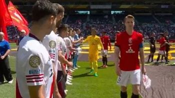 El capitán de Urawa explicó por qué no saludó a los jugadores de River: Estaba...