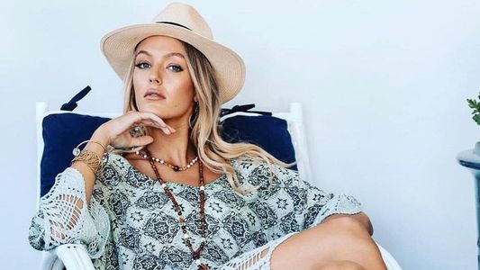 Quién era Sienna, la modelo de 23 años que murió tras quedar atrapada debajo de su caballo