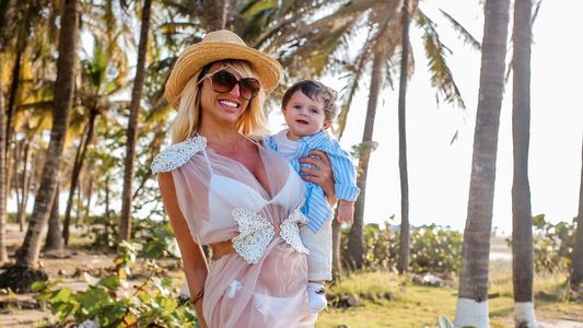 Las divertidas vacaciones de Vicky Xipolitakis y su hijo en Colombia