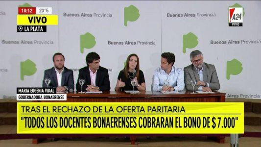 Vidal dio un bono de $7000 a los estatales y lamentó la falta de un acuerdo paritario docente