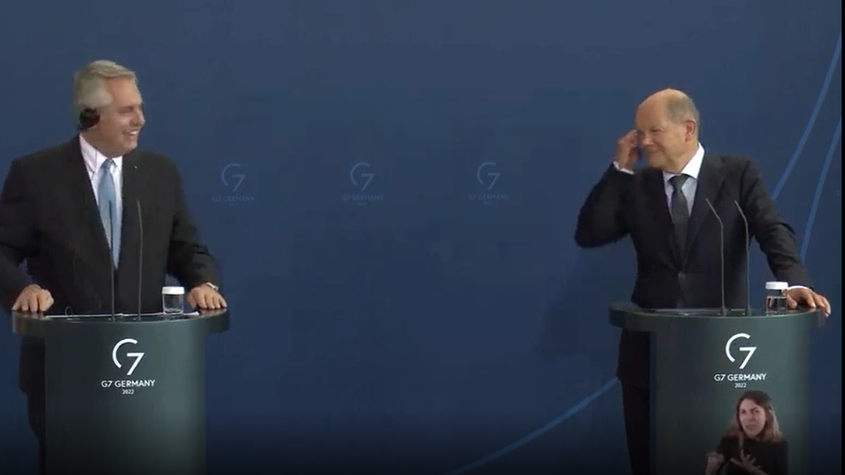 El incomodo momento que vivió Alberto Fernández al recibir una pregunta que no era para él: 