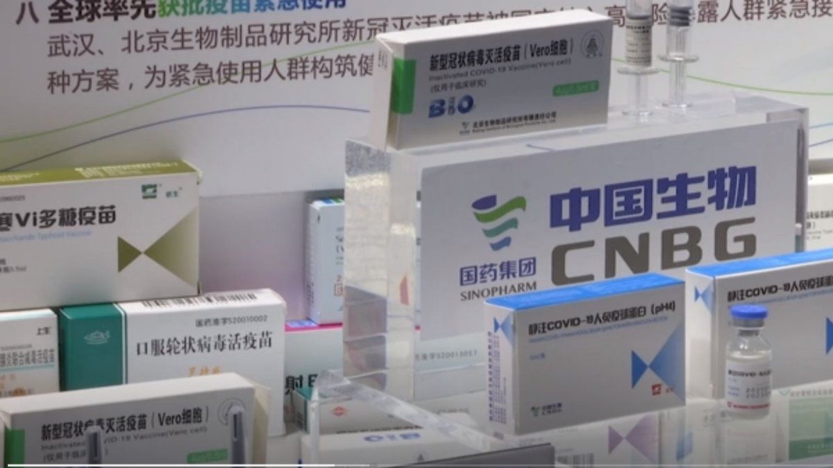 China afirmó que "ahora se considera oficialmente si deberíamos utilizar diferentes vacunas de distintas líneas técnicas para el proceso de inmunización”.