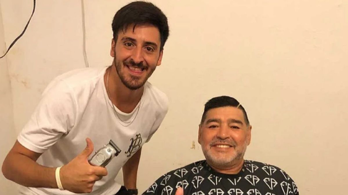 Agostinelli comenzó a cortar el cabello a Maradona a mediados de 2018 (Foto: Instagram de Franco Agostinelli).