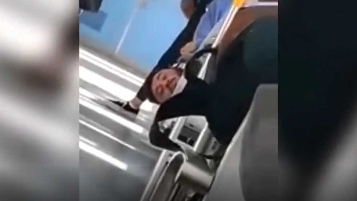 Video: Se le atoró la cabeza en un asiento del tren Roca