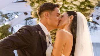 paulo dybala y oriana sabatini celebraron su primer mes de casados con fotos ineditas de la boda paulo dybala y oriana sabatini celebraron su primer mes de casados con fotos ineditas de la boda