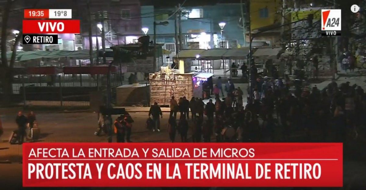 Vecinos de la Villa 31 impiden la circulación de micros en Retiro en protesta por un revalúo de las tierras