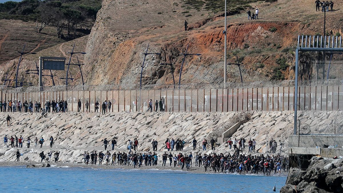 Crece el número de muertos y la inmigración no tiene control. (Foto: Reuters)