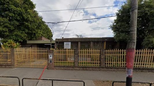 Tenía 6 años, se tropezó con los cordones durante un recreo y el final fue trágico