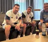 La cábala de Chiqui Tapia antes de Argentina vs. Suiza, con una foto junto a Messi y De Paul