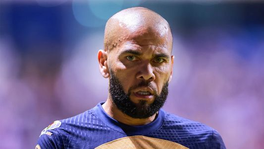 Los 47 segundos en un baño por los que se investiga a Dani Alves: qué dice la denuncia por agresión sexual