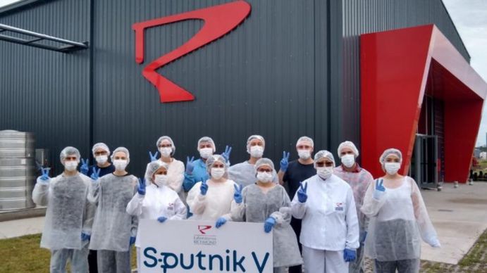 Vacunación: llegaron al país 500 litros del componente dos de la vacuna Sputnik V