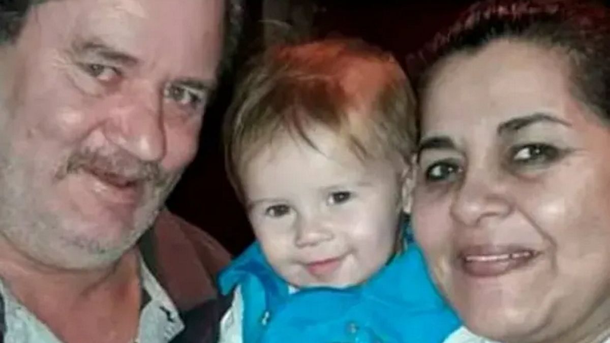 Lucio Dupuy junto a sus abuelos paternos la última vez que pudieron verlo con vida (Foto: Télam).