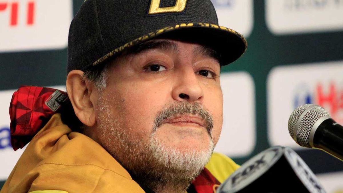 Maradona en Radio La Red AM 910 Domínguez, ¿qué carajo