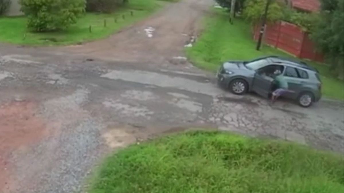 Falsos pasajeros: emboscaron a una conductora de una app y la asfixiaron para robarle. (Foto: captura de video)