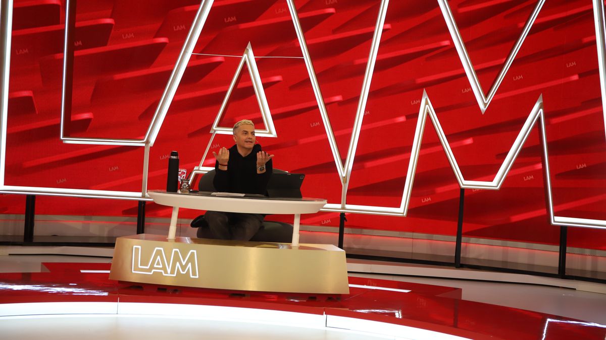 Ángel de Brito estrenó la nueva escenografía de LAM en América TV: las fotos