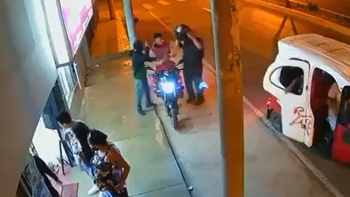 Un ladrón mató por accidente a su cómplice al intentar asaltar a un repartidor