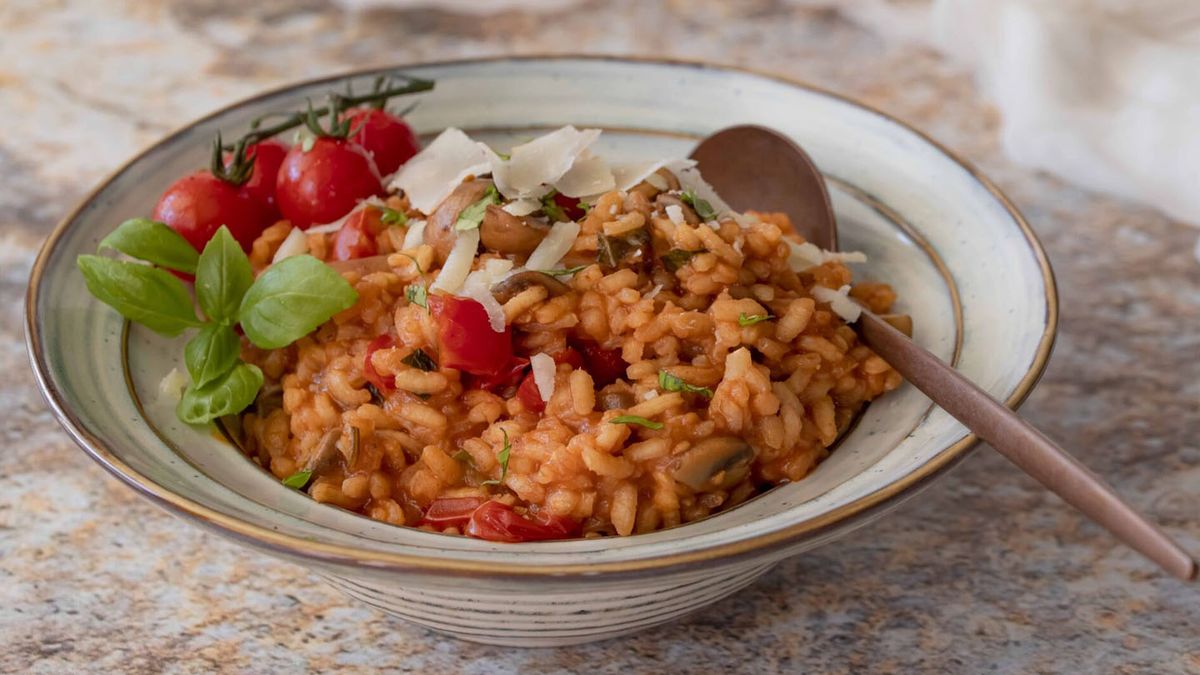El secreto para un risotto de tomate cremoso que todos querrán probar