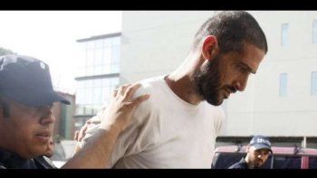 Gil Pereg fue acusado de homicidio: la sangre en su remera es de una de las víctimas