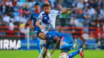 Revancha tres años después: Palacios, ex Boca, le dio tremenda patada a Vangioni, ex River