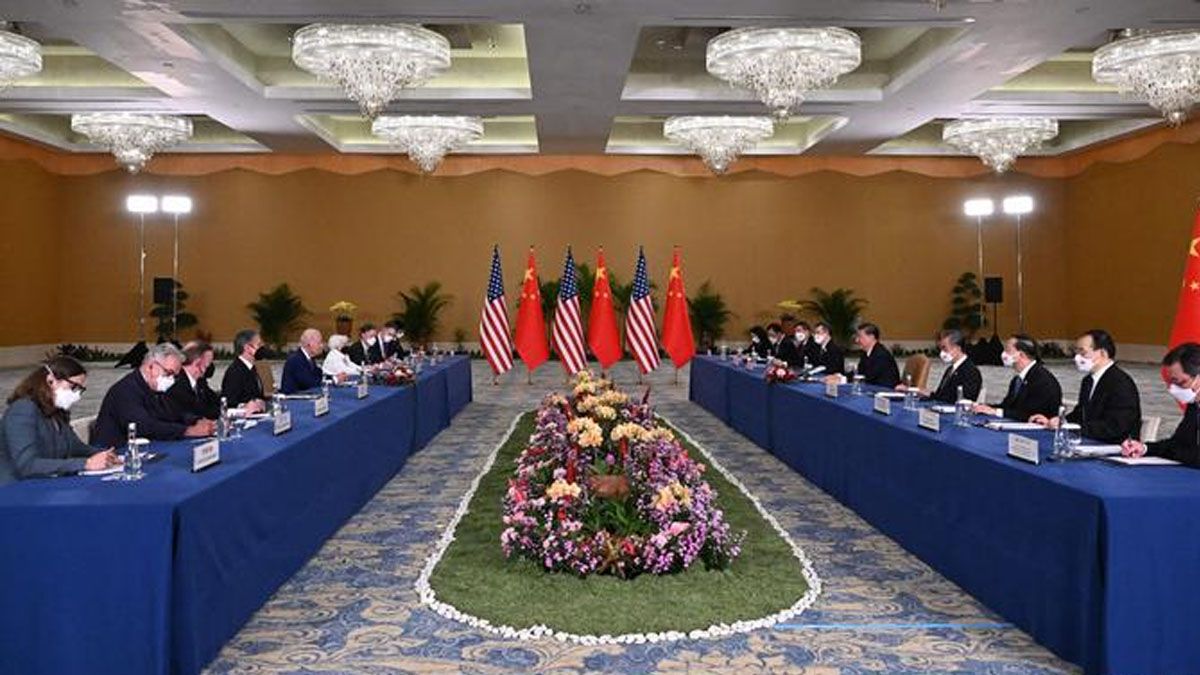Antes de la reunión persona, las delegaciones de Estados Unidos y China dieron un mensaje a favor de encauzar la relación bilateral (Foto: Genitleza DW)