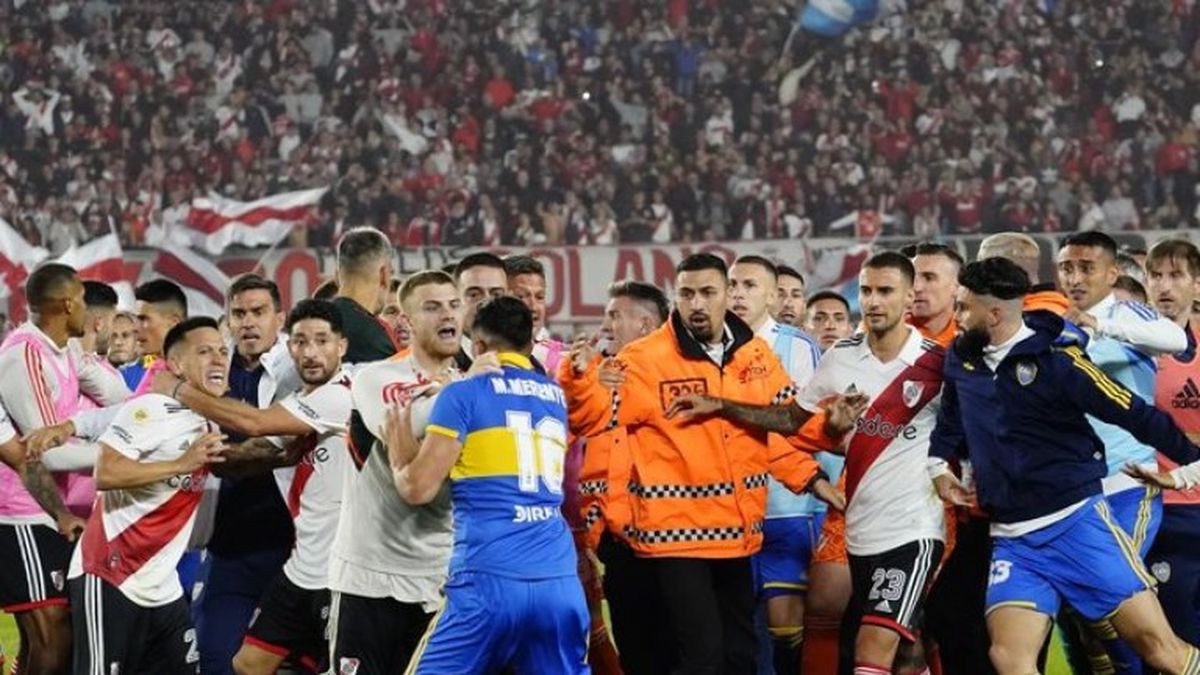 River-Boca: la AFA dio a conocer las sanciones para los jugadores expulsados en el final escandaloso del superclásico (Foto: NA).