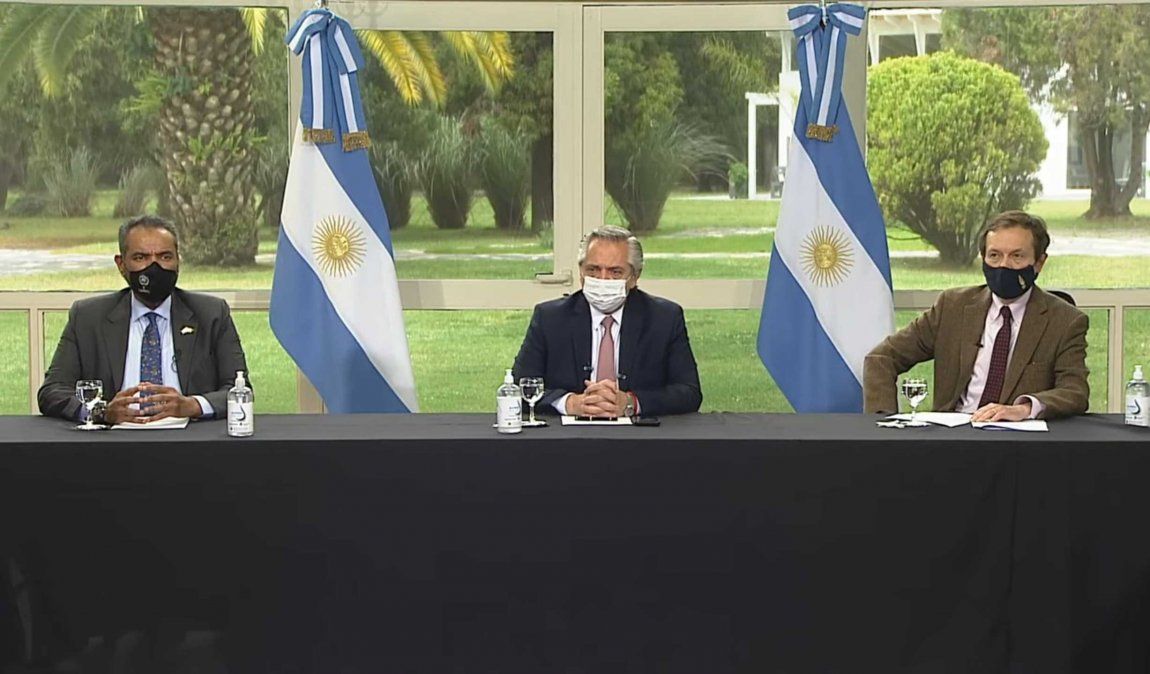 Fernández cierra filas con gobernadores del PJ no K: Junto a Schiaretti y a Perotti anunció obras hídricas para Córdoba y Santa Fe