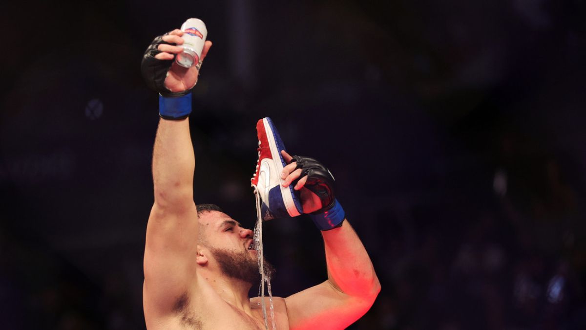 Tai Tuivasa luego de ganar la pelea contra Derrick Lewis