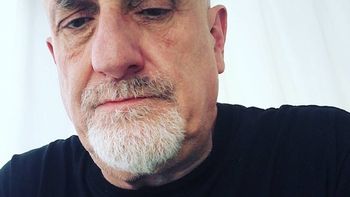 Juan Acosta: Vivo pagando impuestos y el boliviano de la esquina...