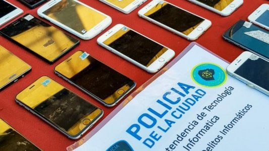 Ciudad comenzó a devolver celulares robados a sus dueños