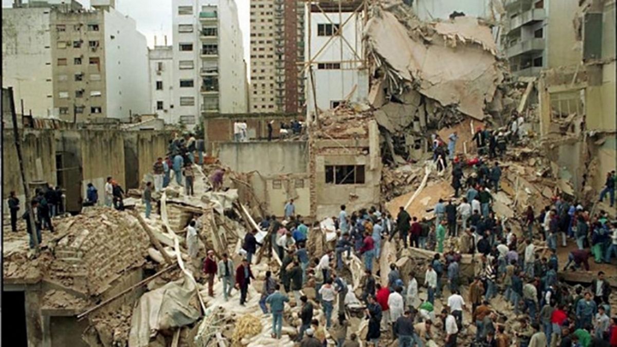 Informe final del Mossad: quién fue la pieza clave en el atentado a la Embajada de Israel