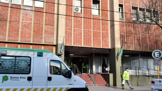 Buscan a una joven que sacó a su hijo de 3 años intoxicado con cocaína de un hospital en Mar del Plata