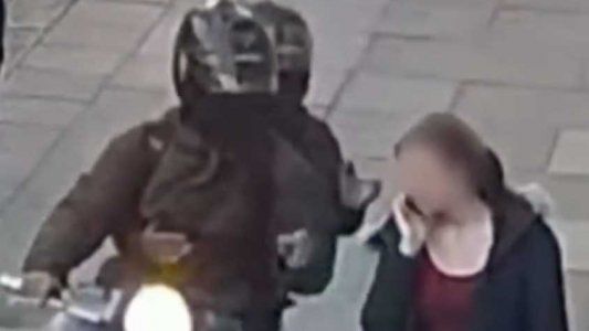 Inglaterra implementó una particular forma de detener a los motochorros: chocándolos