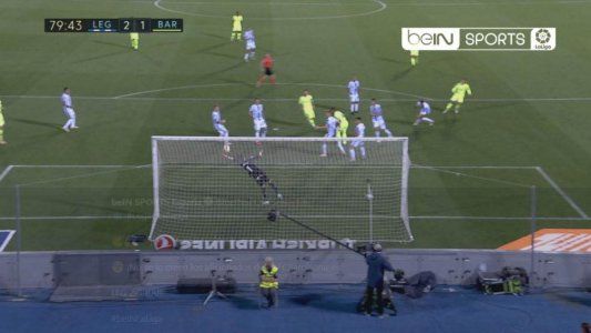 La impresionante doble atajada del arquero del Leganés ante Barcelona