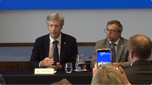 Bausili tras los anuncios: No debiera sorprendernos que el Banco Central esté comprando en el mercado de cambios