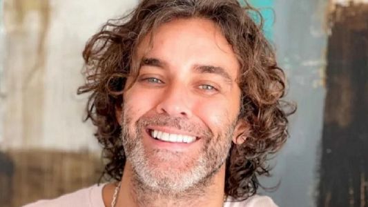 Mariano Martínez aclaró, con insultos, si se delinea los ojos