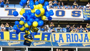 Regalo del cielo: dónde cayó la camiseta con la que Boca homenajeó a Miguel Ángel Russo