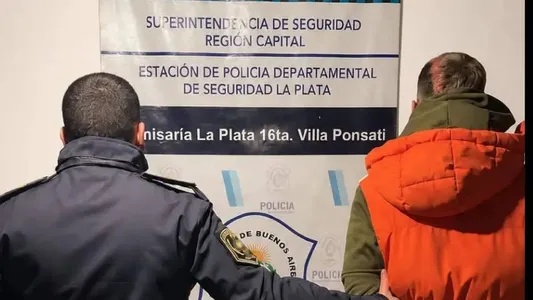 Horror: atacó a su cuñada con un machete, hirió gravemente a su perro y terminó detenido