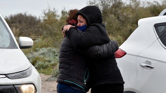 La madre de Facundo reconoció los objetos que habían dentro de la mochila hallada por un pescador