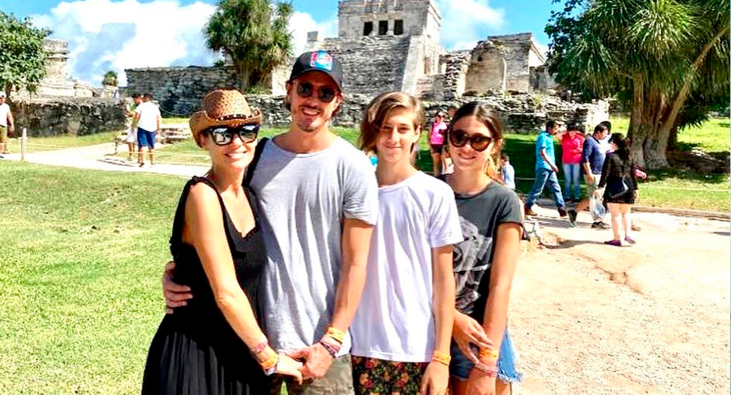Pampita dejó México y emprendió un viaje de soltera