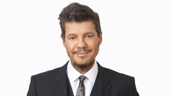 Marcelo Tinelli cambió su look y apareció con el pelo largo y platinado