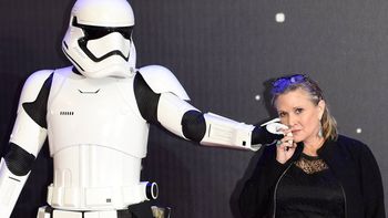 Carrie Fisher, la actriz que interpreta a la Princesa Leia, hospitalizada tras un infarto