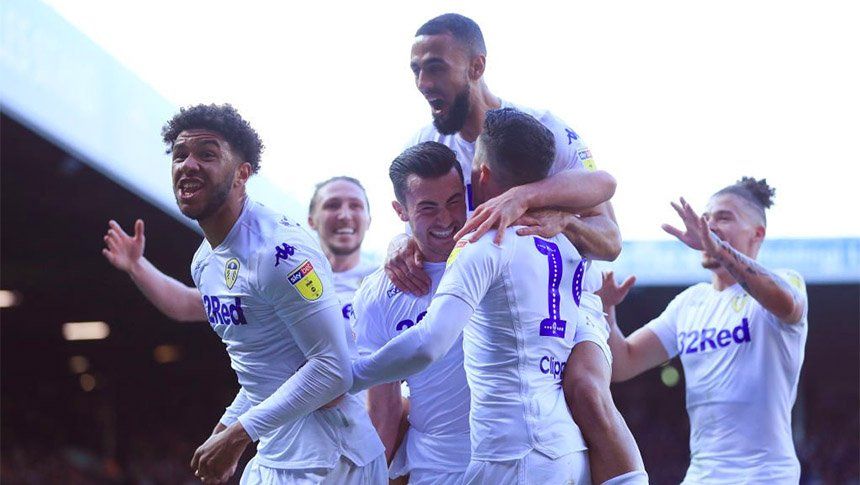 El Leeds de Bielsa le ganó 1-0 a Sheffield Wednesday y se afianza en puestos de ascenso a la Premier League